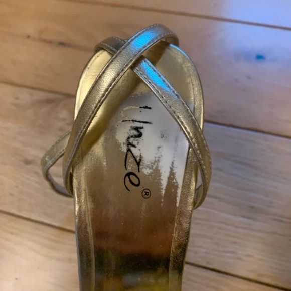 Monster High Gold Floral Heels - Picture 5 of 8